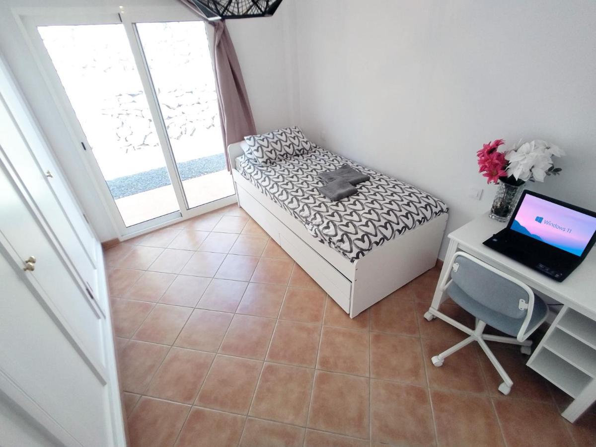 فيلا Casa Geminis, Relax, Sol Y Jacuzzi تاراخاليخو المظهر الخارجي الصورة