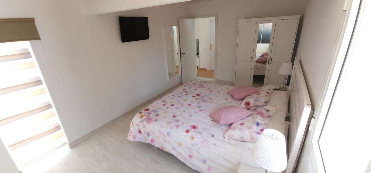 فيلا Casa Geminis, Relax, Sol Y Jacuzzi تاراخاليخو المظهر الخارجي الصورة